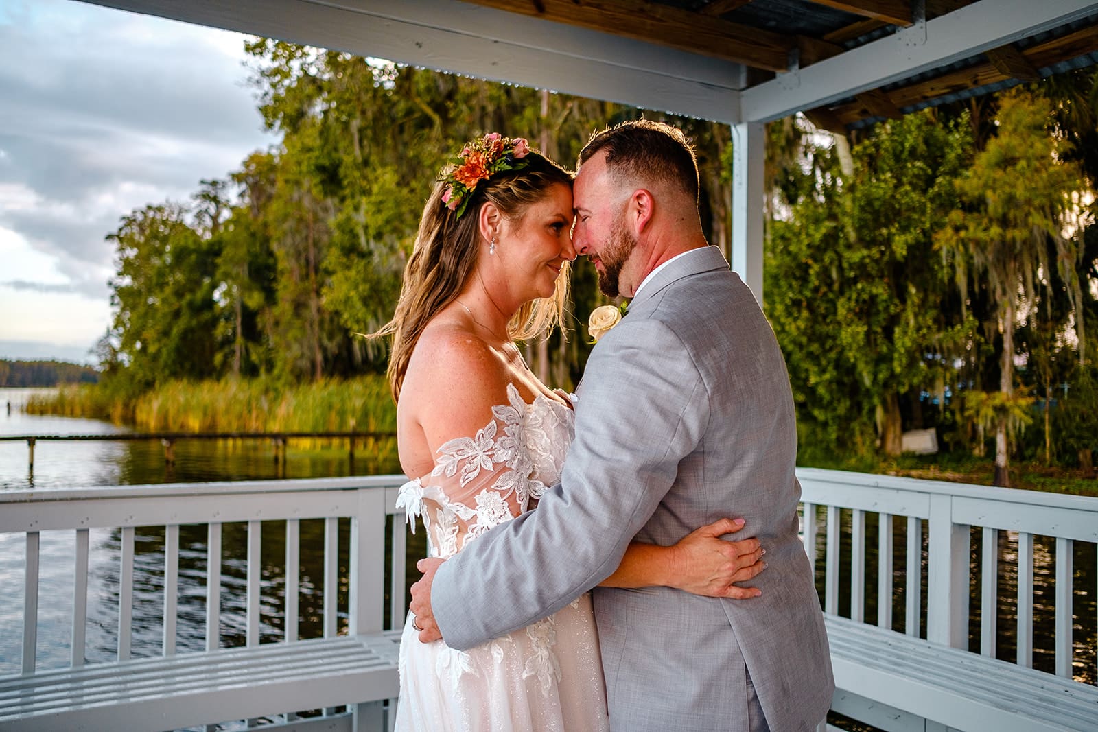 Jonathon samantha wedding at knotted roots on the lake